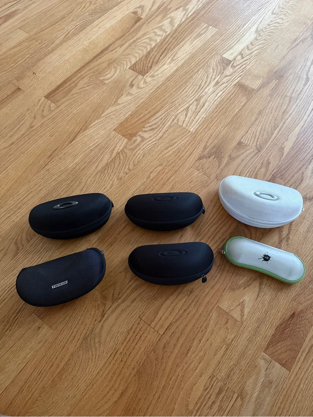 Sunglasses case bundle